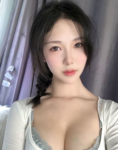激烈吻乳房视频_720免费播放